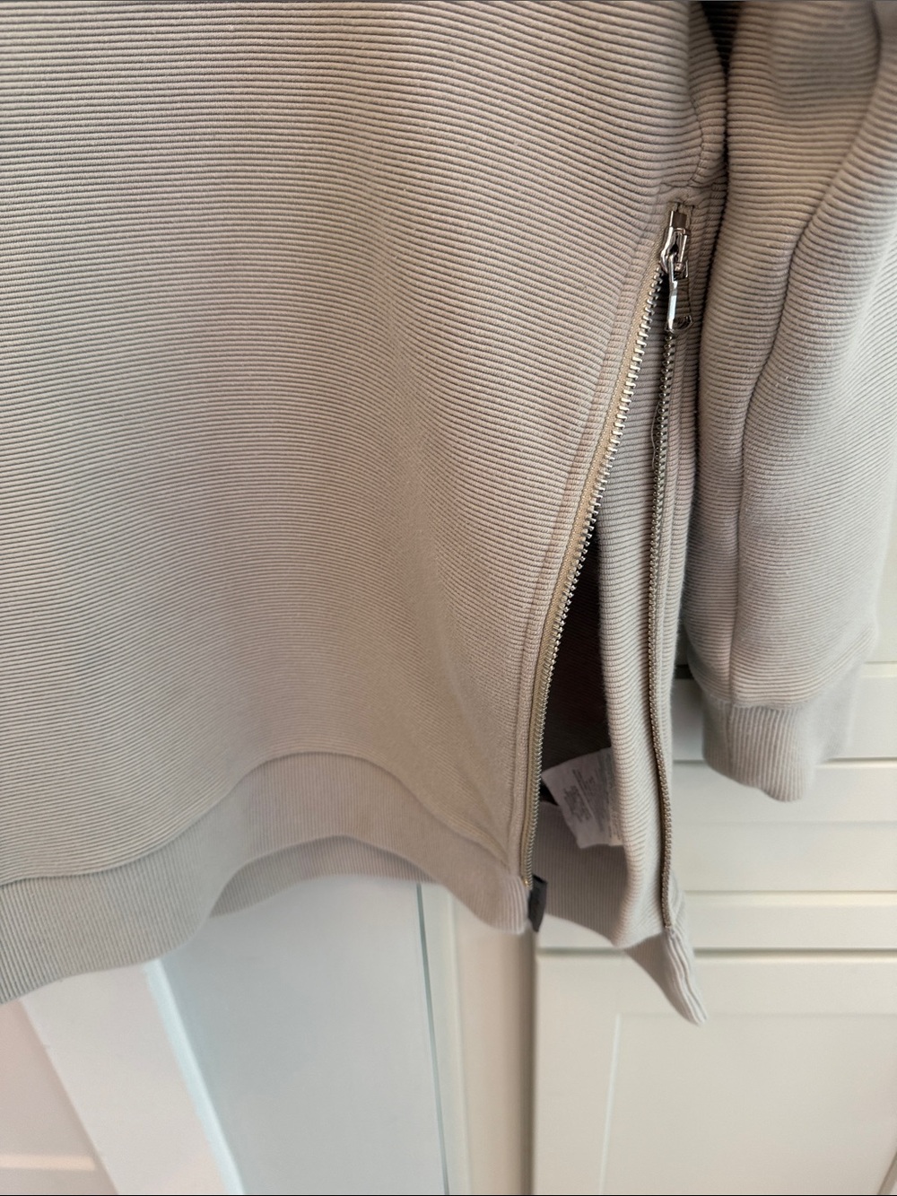 Varley Light Gray Crewneck Sweatshirt - Picture 6 of 11